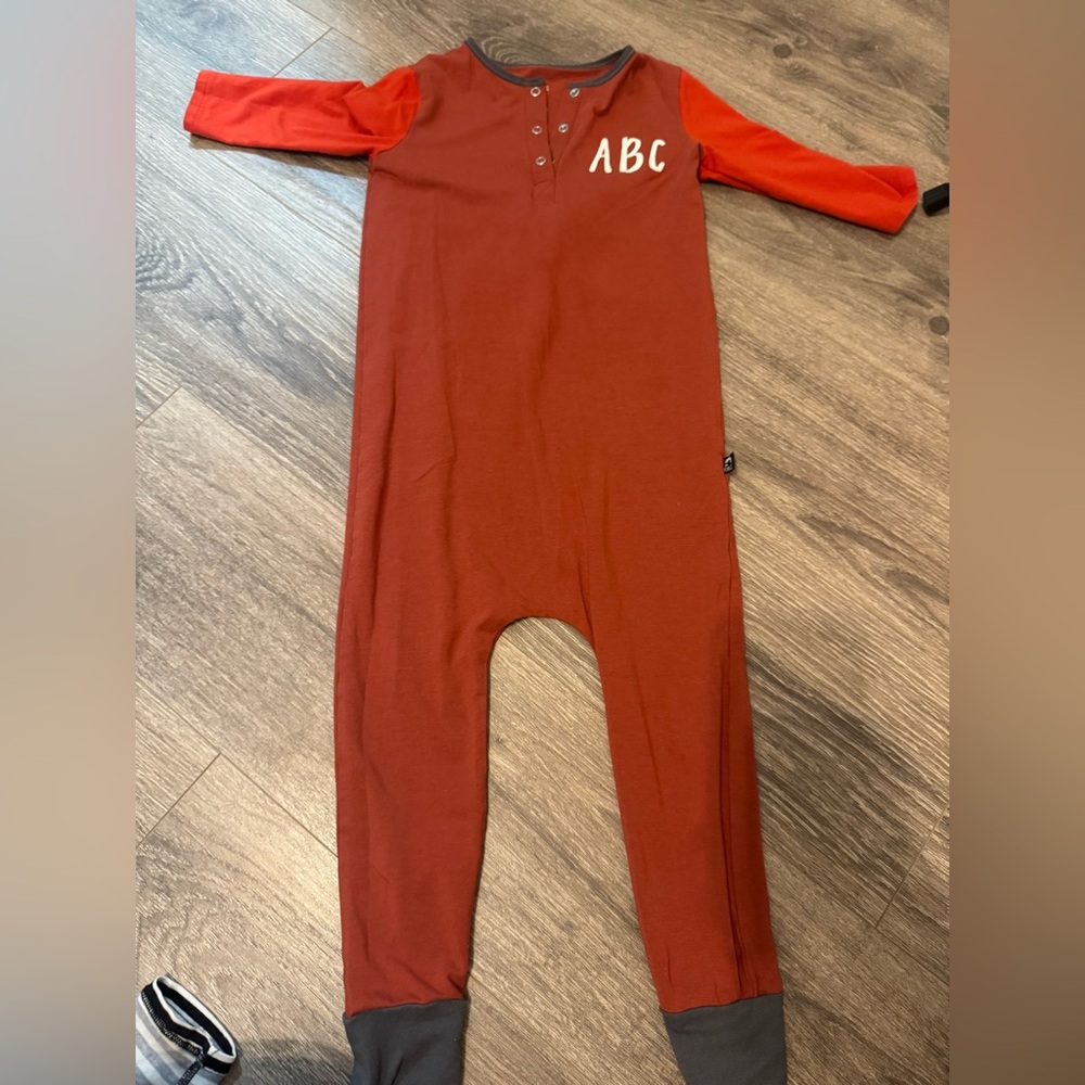 Rags to Raches ABC romper